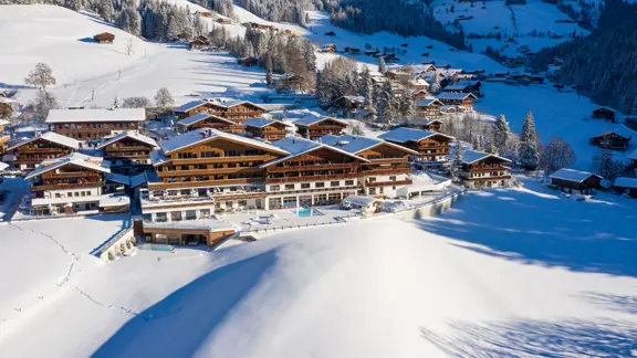 Mountain & Spa Resort Alpbacherhof exterior