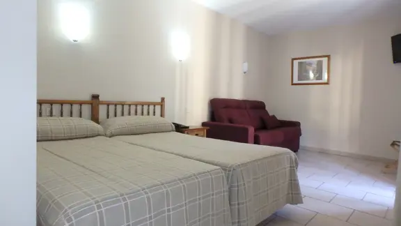 Twin bedroom