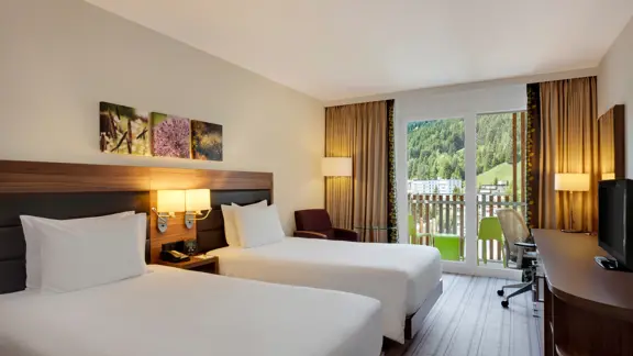 Standard twin room
