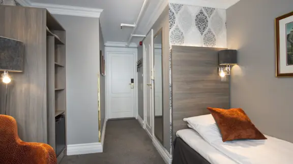 Single bedroom
