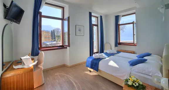 Lake View Room