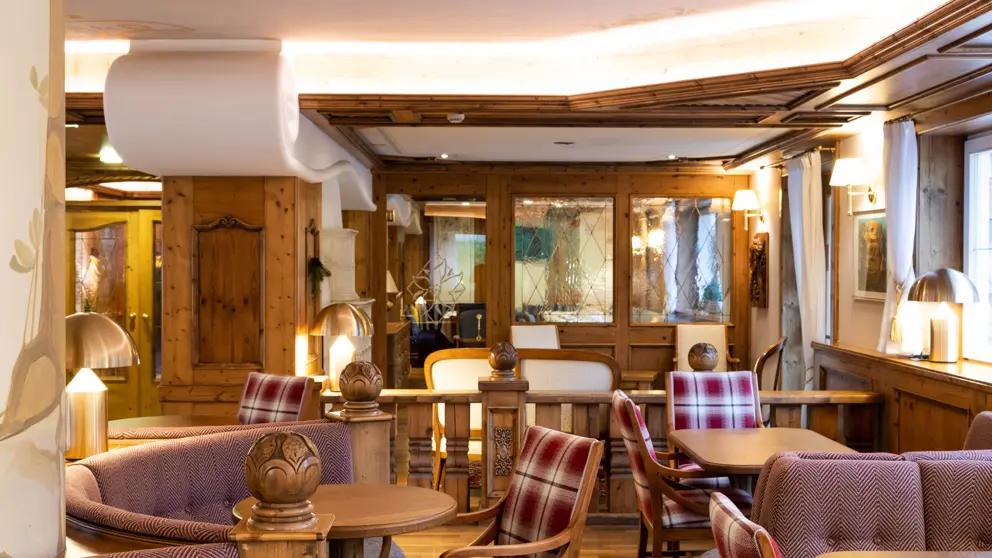 Inghams Italy Dolomites Canazei Hotel Medil Lounge 2