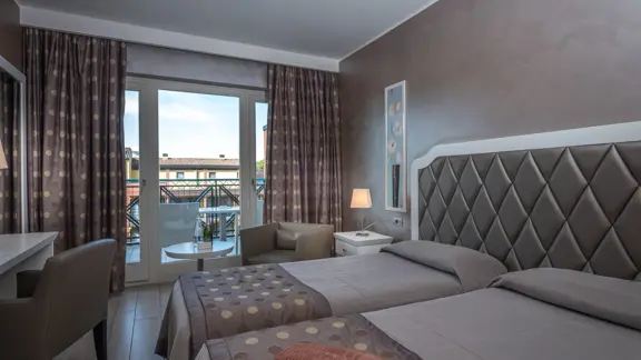 Privilege twin room