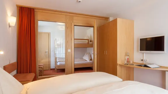 Sole occupancy twin