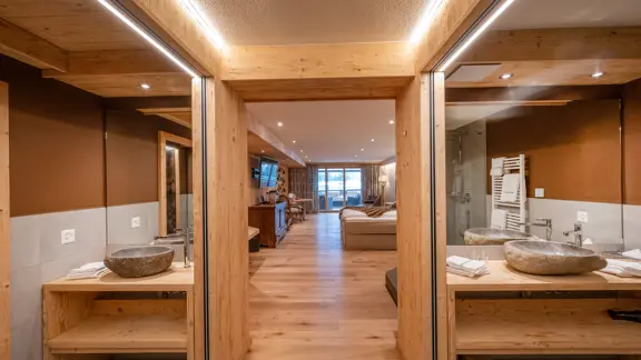 Junior suite bathroom