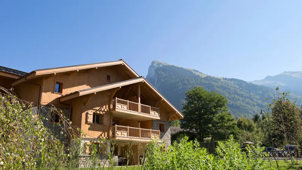 Residence La Reine Des Pres Samoens Hotel Exterior
