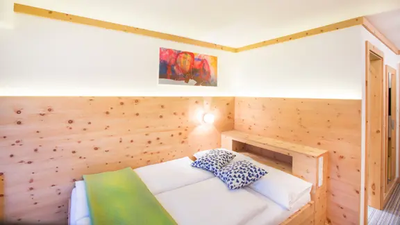 Herzerl room