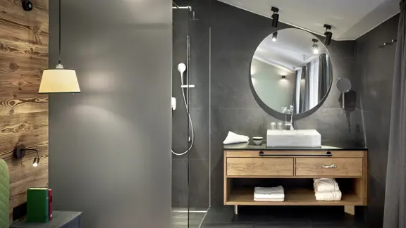 Pinzgauer bathroom