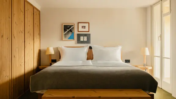 Deluxe bedroom