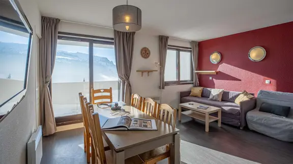 Larger two bedroom apartment 
