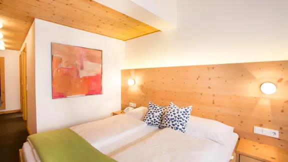 Herzbube room