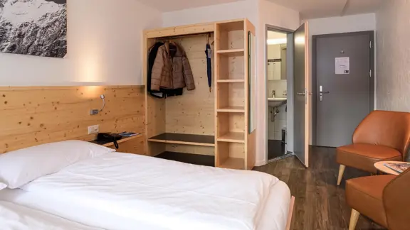 Crystal twin room 