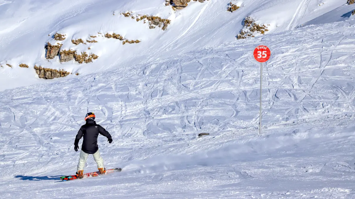 Snowboarder