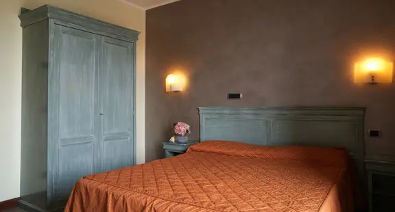 Twin Room w. Double Bed
