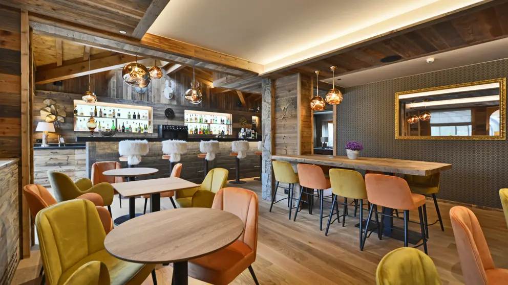 Hotel Clef Des Champs Morzine Bar 4