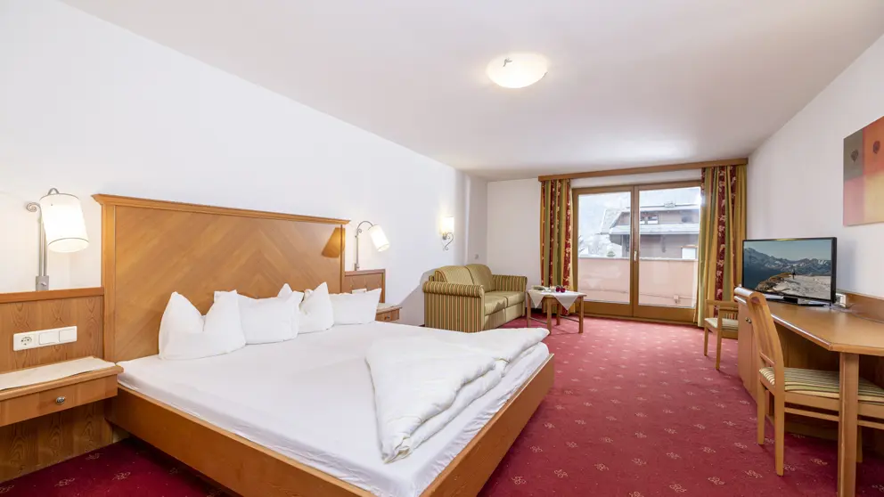 Alpenhotel Ramsauerhof Mayrhofen Austrian Twin Room (1) (1)