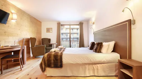 Standard bedroom