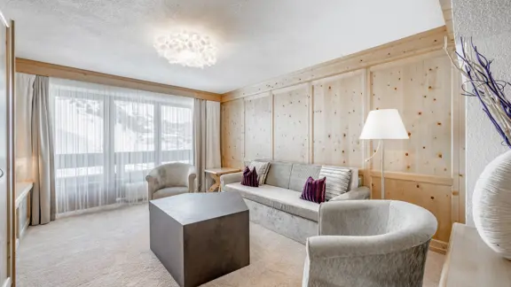 Cat B junior suite