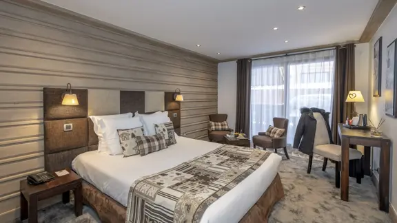 Superior bedroom