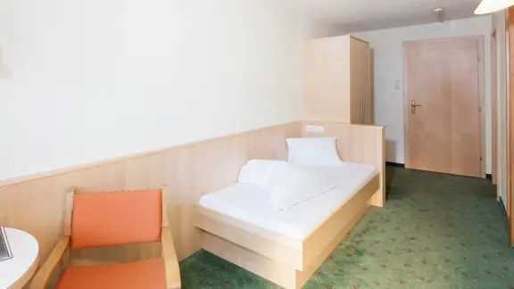 Classic single room