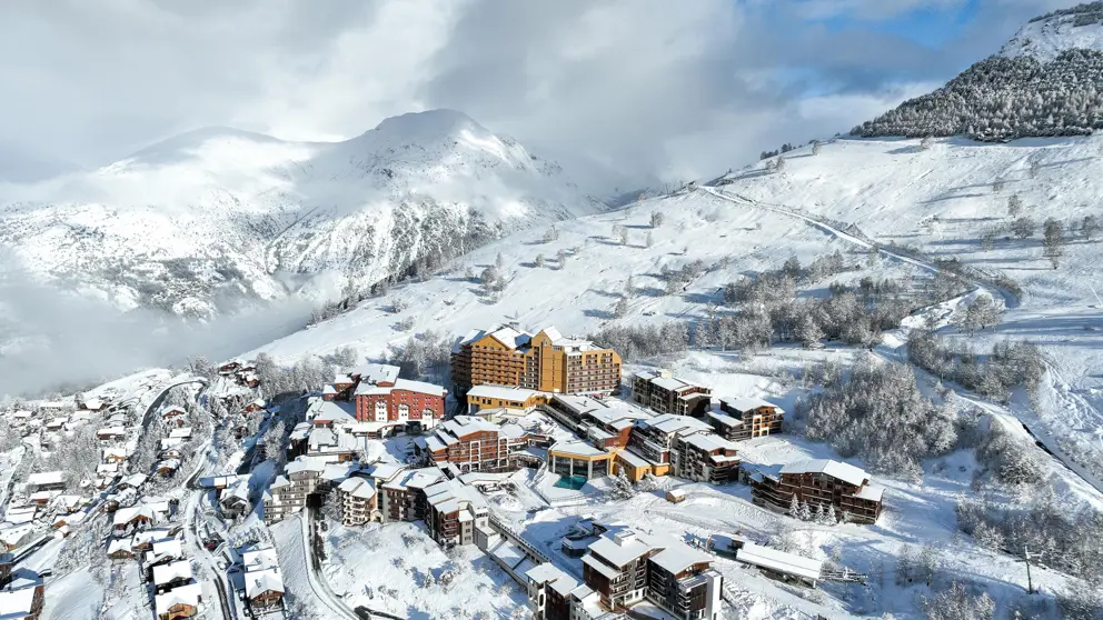 Hotel Les Cretes Les Deux Alpes Aerial View