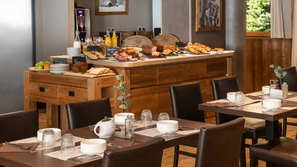 Hotel Ski Lodge Val d'Isere Buffet Breakfast