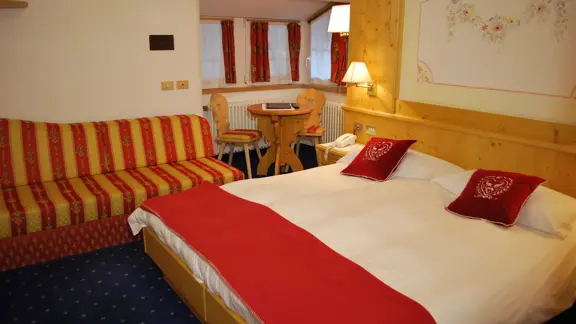 Twin Bedroom 
