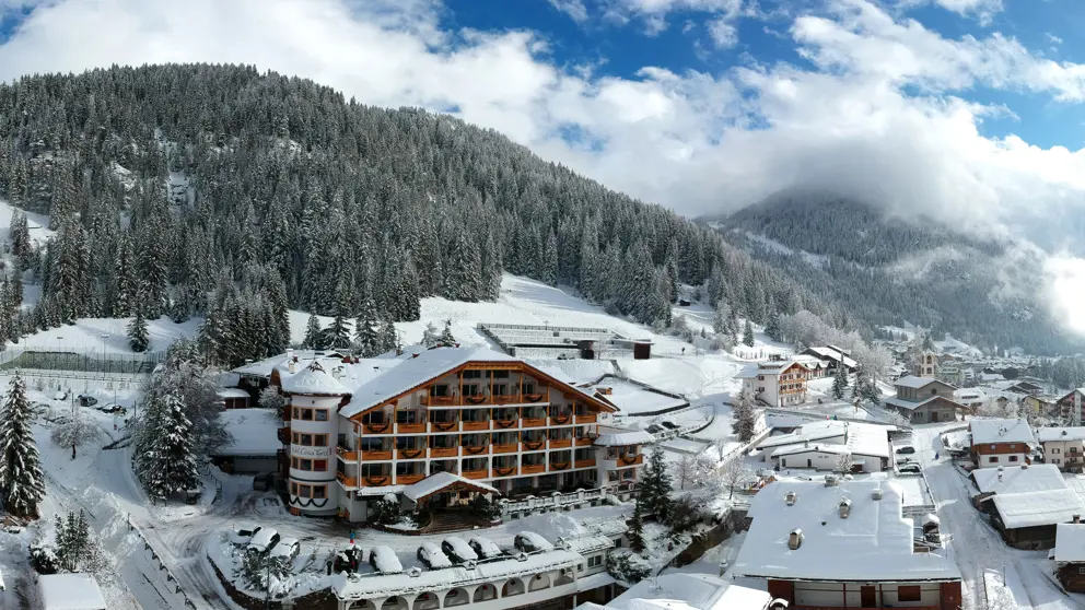 Canazei Hotel Cesa Tyrol Exterior