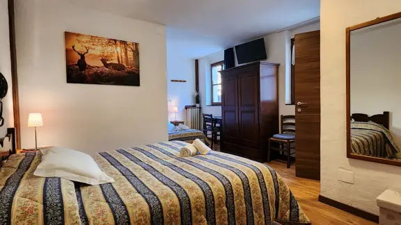 Triple bedroom 