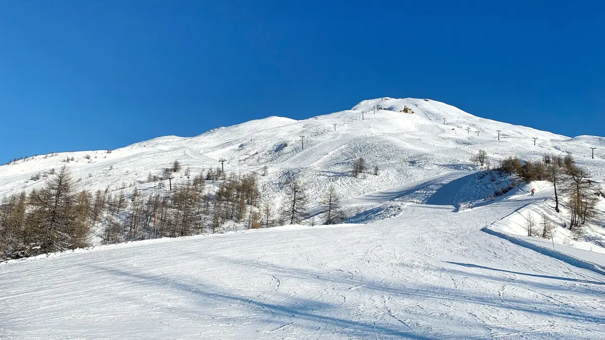 Wide pistes