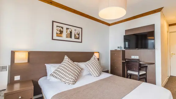 Standard bedroom