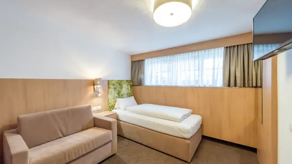 Deluxe single room