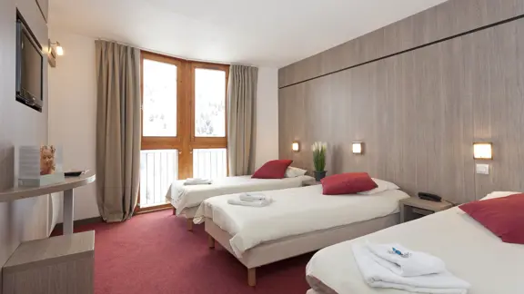 Triple bedroom