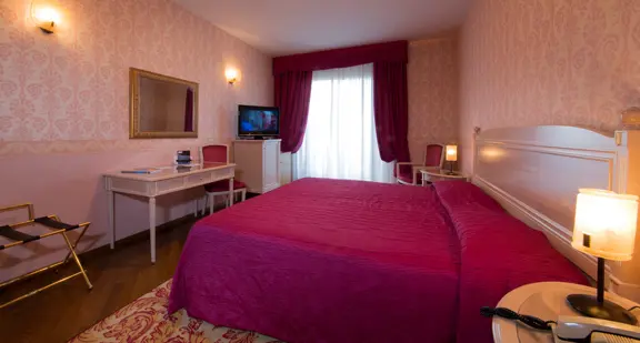 Lake View Room