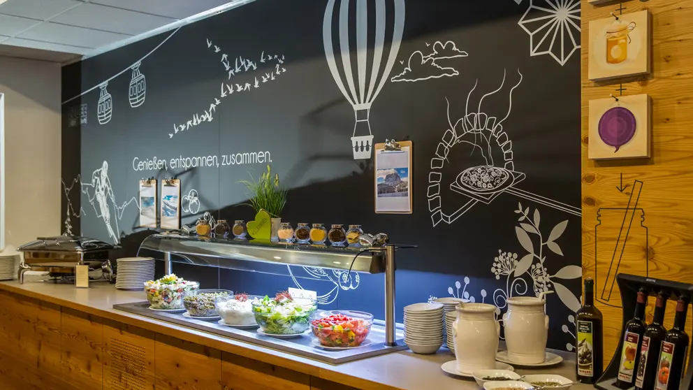 COOEE Alpin St Johann Buffet