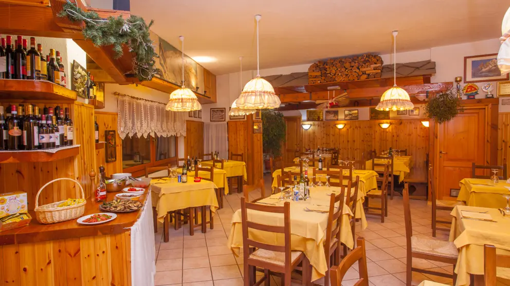 Inghams Italy Aosta Valley Cervinia Hotel Serenella Dining Room
