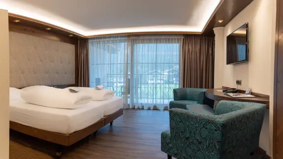 Deluxe Austrian twin room