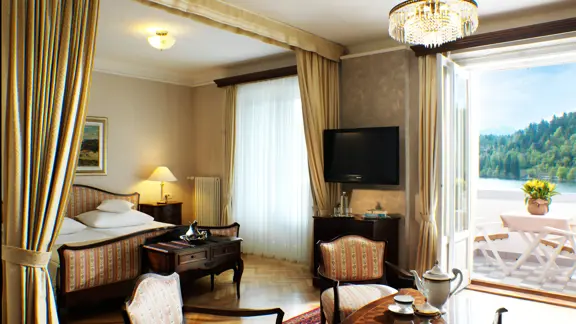 Lake view suite