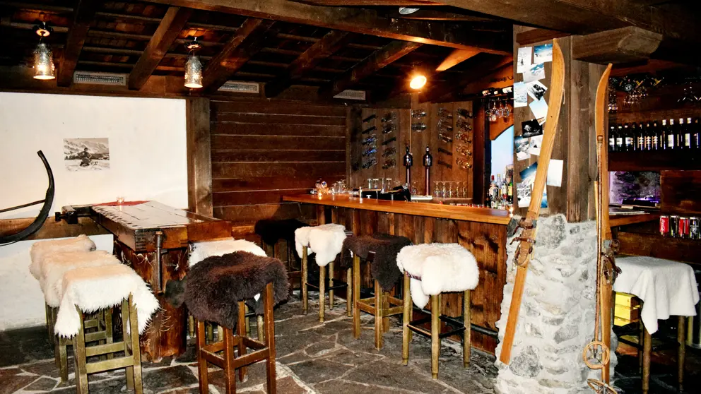 Hotel Silberhorn Wengen Anonyn Bar