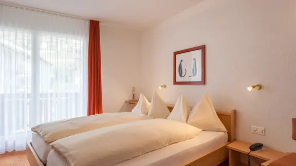 Standard twin room