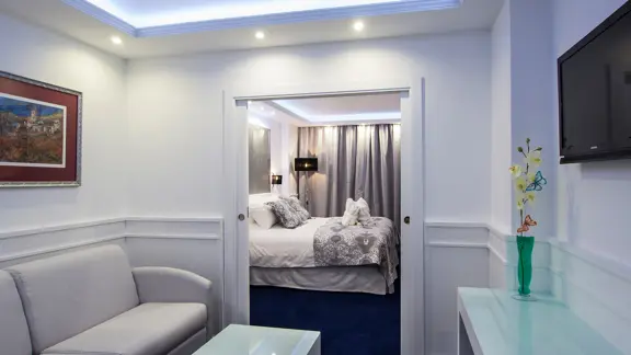 Jacuzzi suite