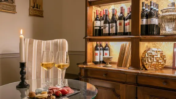 Bar Corner