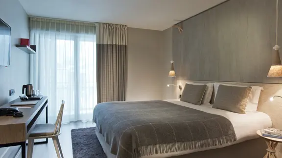 Standard bedroom
