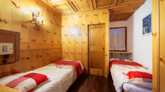 Twin bedroom