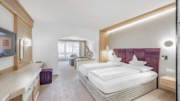 Cat B junior suite