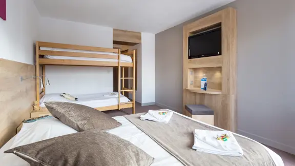 Quad bedroom