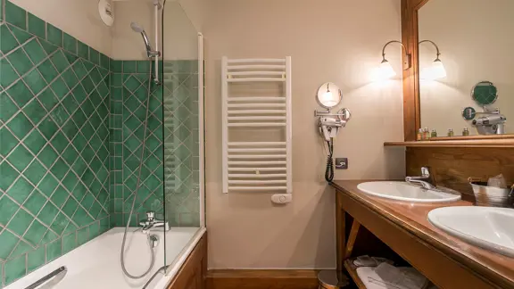Superior bathroom