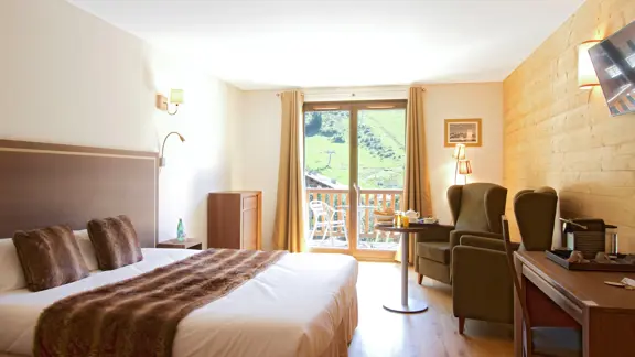 Standard bedroom