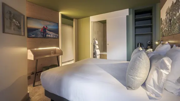 Standard bedroom