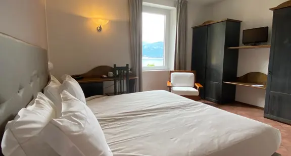 Lake View Room